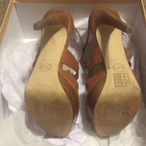 Michael Kors Berkley Platform - Picture 4 of 4